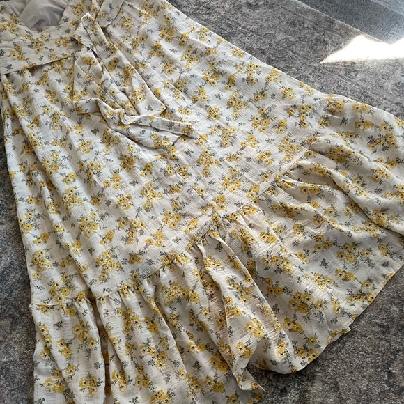 Yellow Floral Dress- ASTR the Label Tie Back Dress- Midi Dress-NWOT - Picture 11 of 15